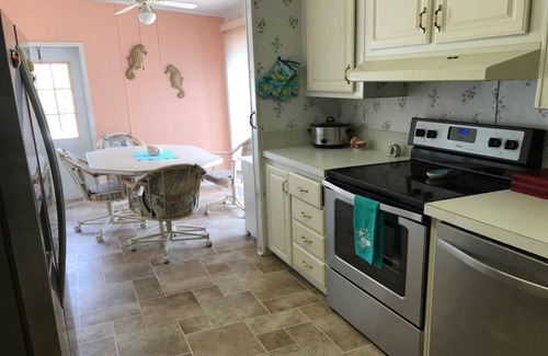 Sexton Cove Estates House | Comfortable home on a canal w/new private dock and ramp!
