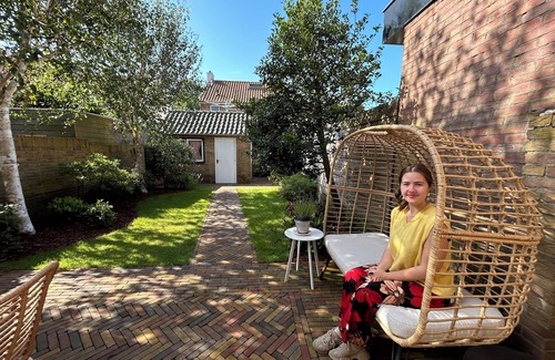 Egmond aan den Hoef House | Comfortable house in a quiet area with a green garden.