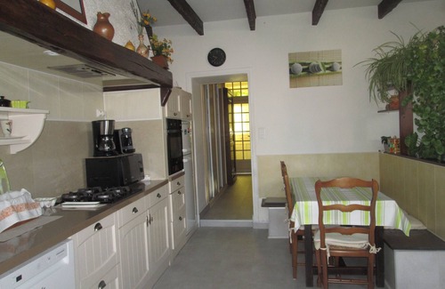 Marennes House | Comfortable house Wi-Fi near all shops 8 adults + 1 baby pets yes