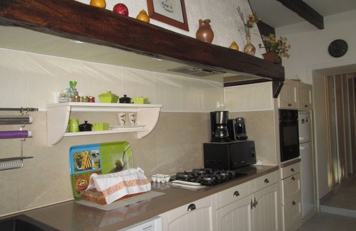 Marennes House | Comfortable house Wi-Fi near all shops 8 adults + 1 baby pets yes