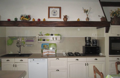 Marennes House | Comfortable house Wi-Fi near all shops 8 adults + 1 baby pets yes