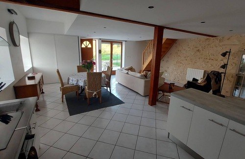 Verdelais House | Comfortable house with view on the vineyard slopes. Large living room of 50 m2