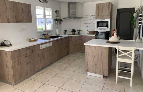 Thaims House | COMFORTABLE HOUSE with private pool and large landscaped garden