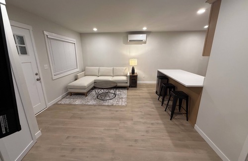 Stratford House | Comfortable Midterm Stay – All Utilities Included