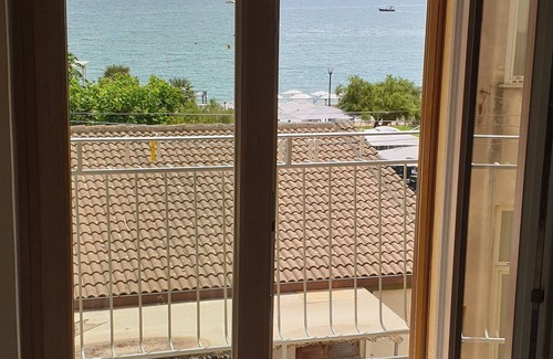 Sapri Apartment | Comfortable one-bedroom apartment with kitchen and level terrace 50 meters from the sea