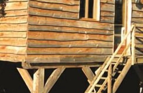 Donzy Ski Chalet | Comfortable perched hut