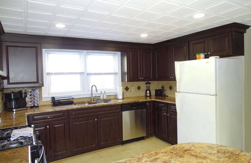 Framingham Apartment | Comfortable Renovated 3 Bed Apartment