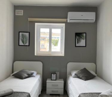 Oster Bed & Breakfast | Comfortable room in Malmo- Husievägen 100