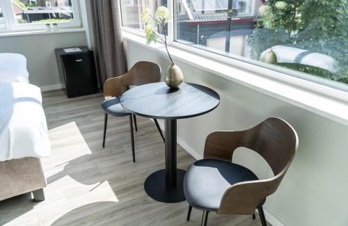 Raamsdonksveer Apartment | Comfortable Room W Private Bathroom