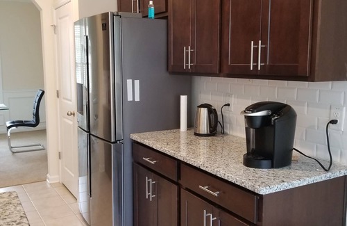 Tucker House | Comfortable rooms in a house - close to downtown Atlanta and hw (I-85 and I-285)