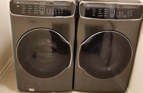 Tucker House | Comfortable rooms in a house - close to downtown Atlanta and hw (I-85 and I-285)