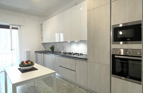 Municipio 2 Apartment | COMFORTABLE ROOMS, MODERN APARTMENT A FEW MINUTES FROM THE HISTORIC CENTER