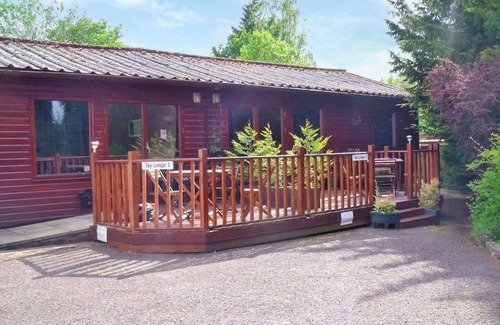 Kinclaven Ski Chalet | Comfortable semi-detached lodge with one double and one twin.