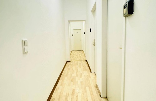 Grinzing Apartment | Comfortable Shared Room | FAC Platz Nearby