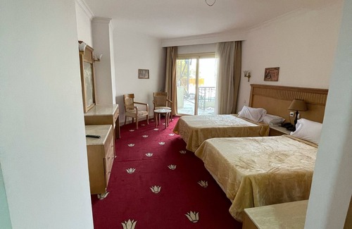 Al Haram House | Comfortable stay with amazing view of the great pyramids of Giza. with breakfast