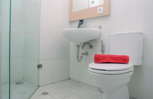 Senayan Apartment | Comfortable Studio Apartment at Tamansari Semanggi By Travelio