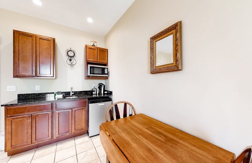 Northeast Harbor House | Comfortable Suite in Downtown Northeast Harbor w/WiFi & AC - Walk to the Water