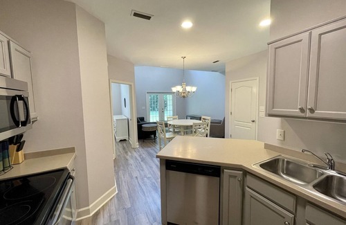 Dothan House | Comfortable Townhouse in nice neighborhood close to Medical Centers