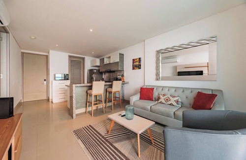 El Laguito Apartment | Comfortable Unit with Fabulous View in Palmetto Beach