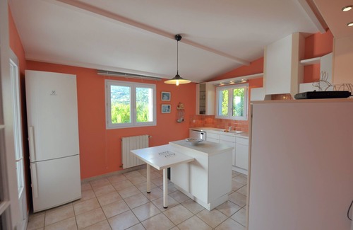 Tarcu House | Comfortable villa rental 8-10 people Tarco seaside