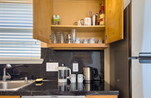 Houston House | Comfortable Work-Ready 4BR Suburban Home Near IAH Airport