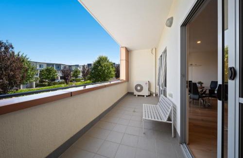 Wright Apartment | Comfy 1-Bed with Balcony in Tranquil Location