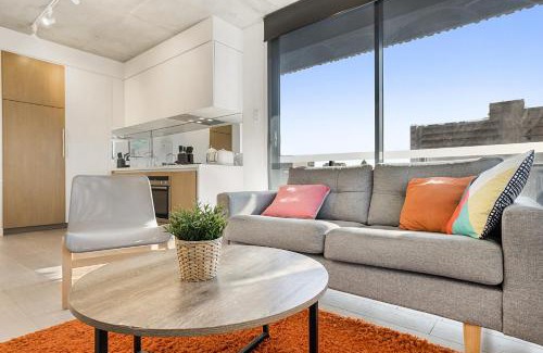 Prahran Apartment | Comfy 2-Bed Balcony Unit near Iconic Chapel St