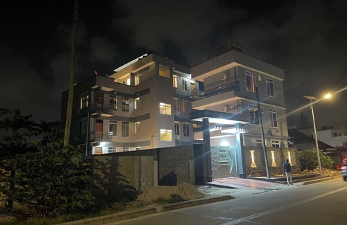 Kunduchi Apartment | Comfy 2-bedroom apartment with WiFi, AC in vibrant area in Dar es Salaam🥰