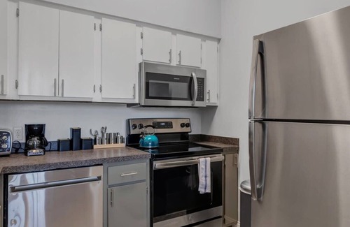 Springfield Apartment | Comfy 2 BR apt with bunk beds - very pet friendly!