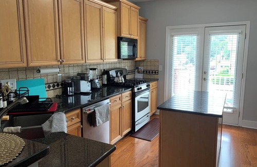 Atlantic Station Area House | Comfy 3-bedroom townhome in heart of Atlanta