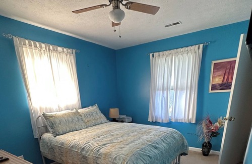 Socastee House | Comfy Beach & Golf Getway - Pet Friendly!