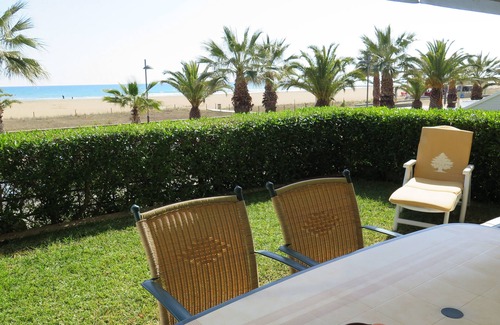 Cubelles Apartment | Comfy beach-side apt w/beaches, garden terrace, pool, mini golf+parking+wifi