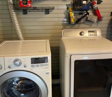 Andover House | Comfy & Convenient Suite Sleeps 1 to 5 Near Boston