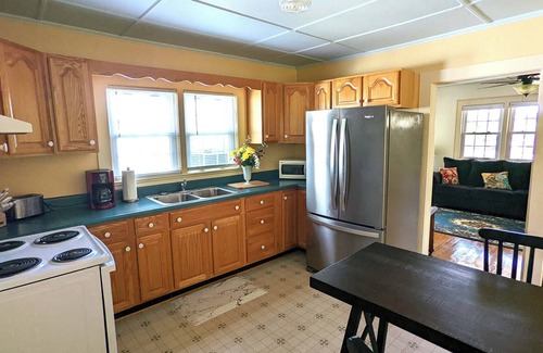 Cedar Island House | Comfy Cottage Cedar Island Bay - GREAT Deal