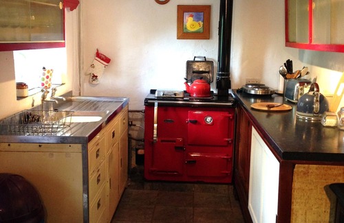 Llanddewi Brefi Cottage | Comfy cottage in glorious West Wales perfect for mountains or coast sleeps 9