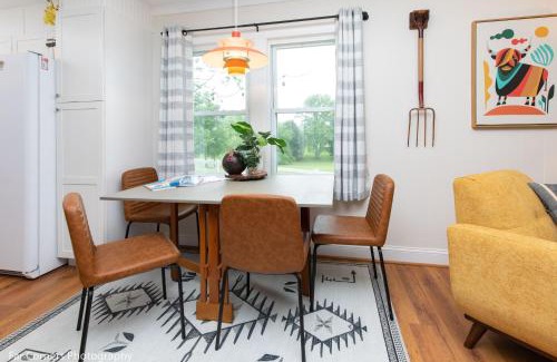 Candler House | Comfy Dog Friendly Cottage w/Large Fenced Yard