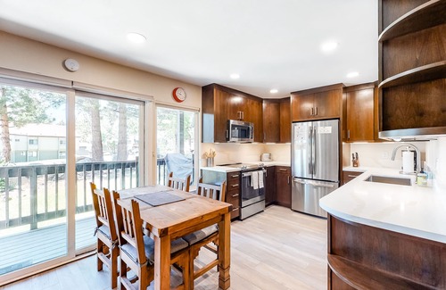 Mammoth Lakes Condo | Comfy mountain retreat near the Village with pool, tennis courts & hot tub