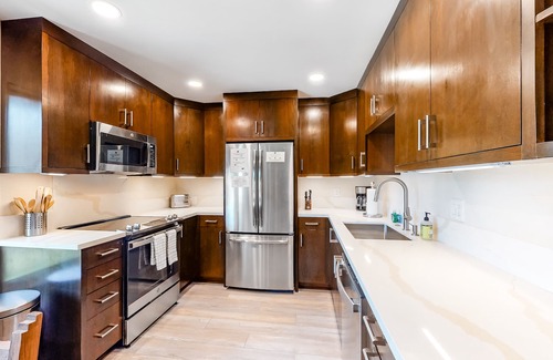 Mammoth Lakes Condo | Comfy mountain retreat near the Village with pool, tennis courts & hot tub