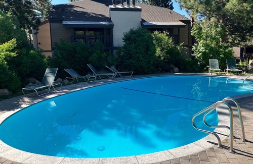 Mammoth Lakes Condo | Comfy mountain retreat near the Village with pool, tennis courts & hot tub