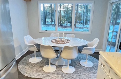 Montague House | Comfy & stylish post modern home located near the Delaware Water Gap.