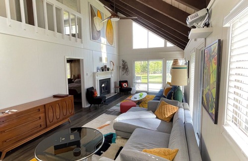 Montague House | Comfy & stylish post modern home located near the Delaware Water Gap.