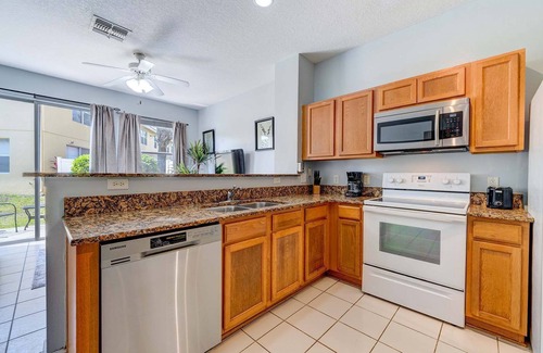 Crestwynd Bay House | Comfy Townhome Minutes from Disney