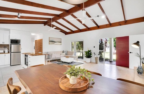 Trinity Beach Villa | Comino on Connemara - Lagoon Style Pool