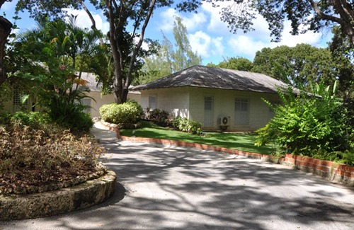 Sandy Lane House | Commanding views of the verdant fairway and the Caribbean Sea beyond, is Casuarina House