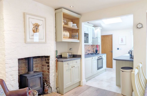 Emsworth Cottage | Compass Cottage , Emsworth - a cottage that sleeps 4 guests in 2 bedrooms