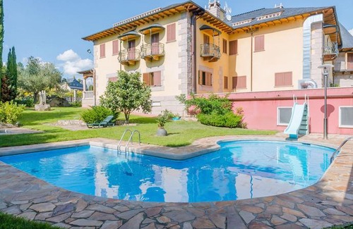Vilamartin de Valdeorras Hotel | Complejo Hostelero Paladium