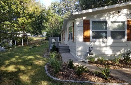 Topeka House | Complete BnB Presents Stylish Newly Renovated Whole Home TKS418