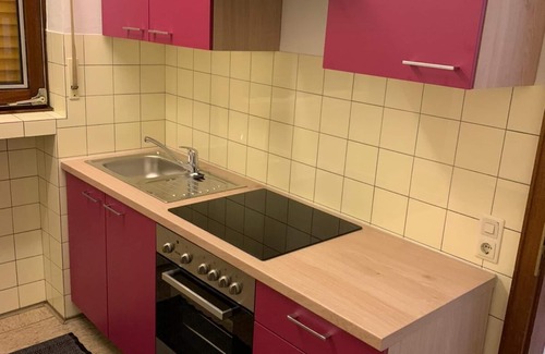 Oberhausen House | Completely newly renovated bungalow in a central location in Oberhausen