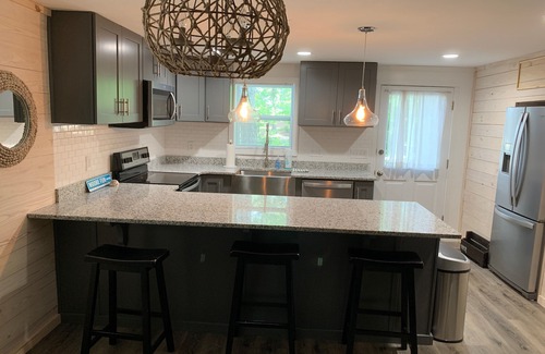 Dadeville House | Completely renovated lakefront cabin - brand new back deck!