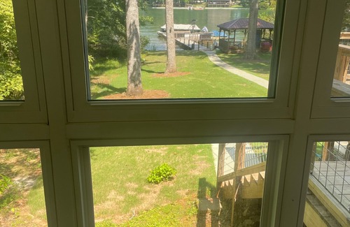 Dadeville House | Completely renovated lakefront cabin - brand new back deck!